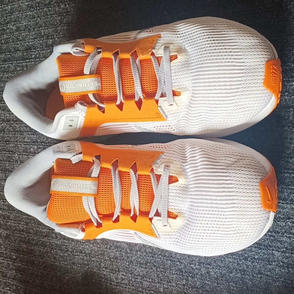 Nike University of Tennessee Air Zoom Pegasus 40 men's sneakers DZ5980-100